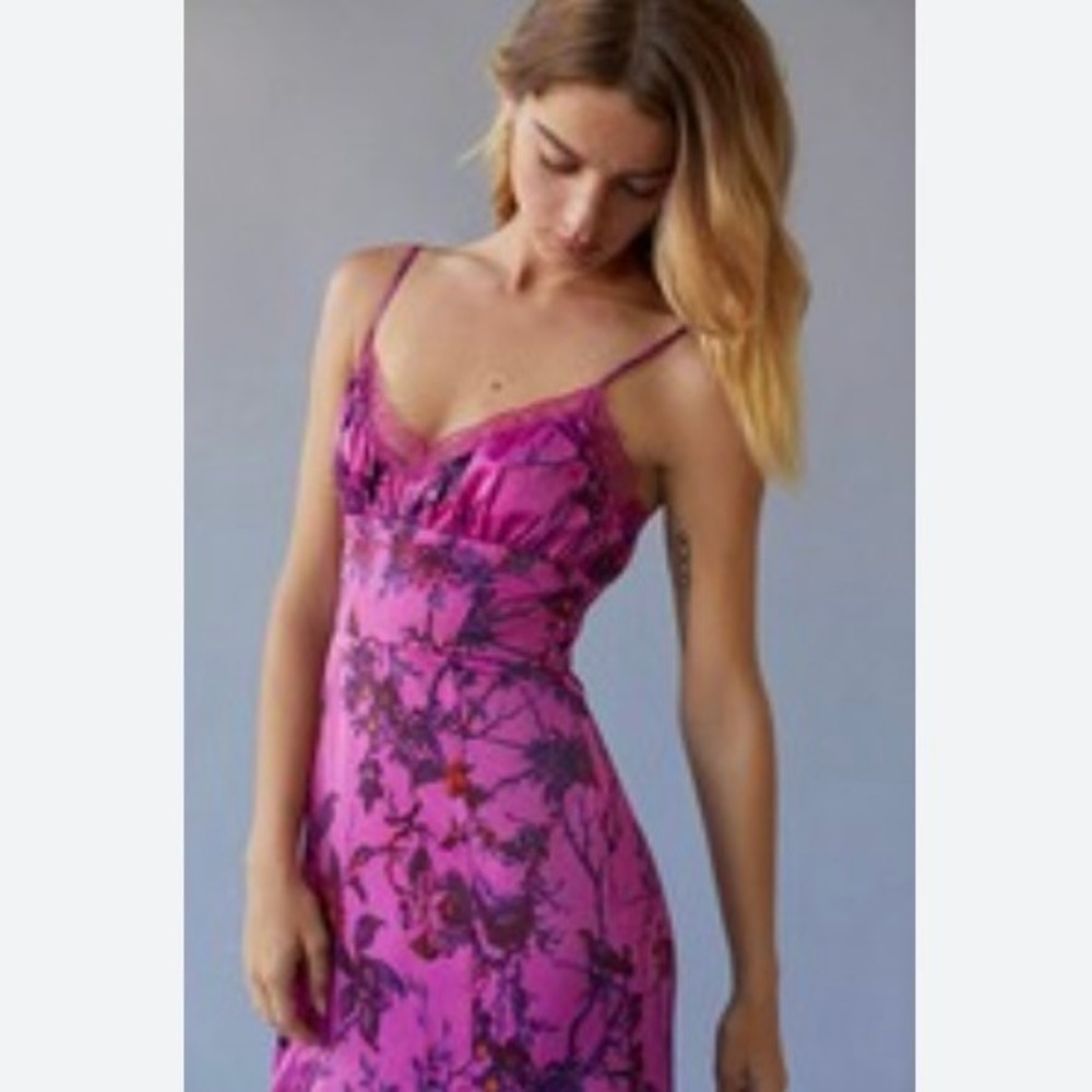 Urban Outfitters Audrey Lace Midi Dress in Botanical Floral Size Extra Small